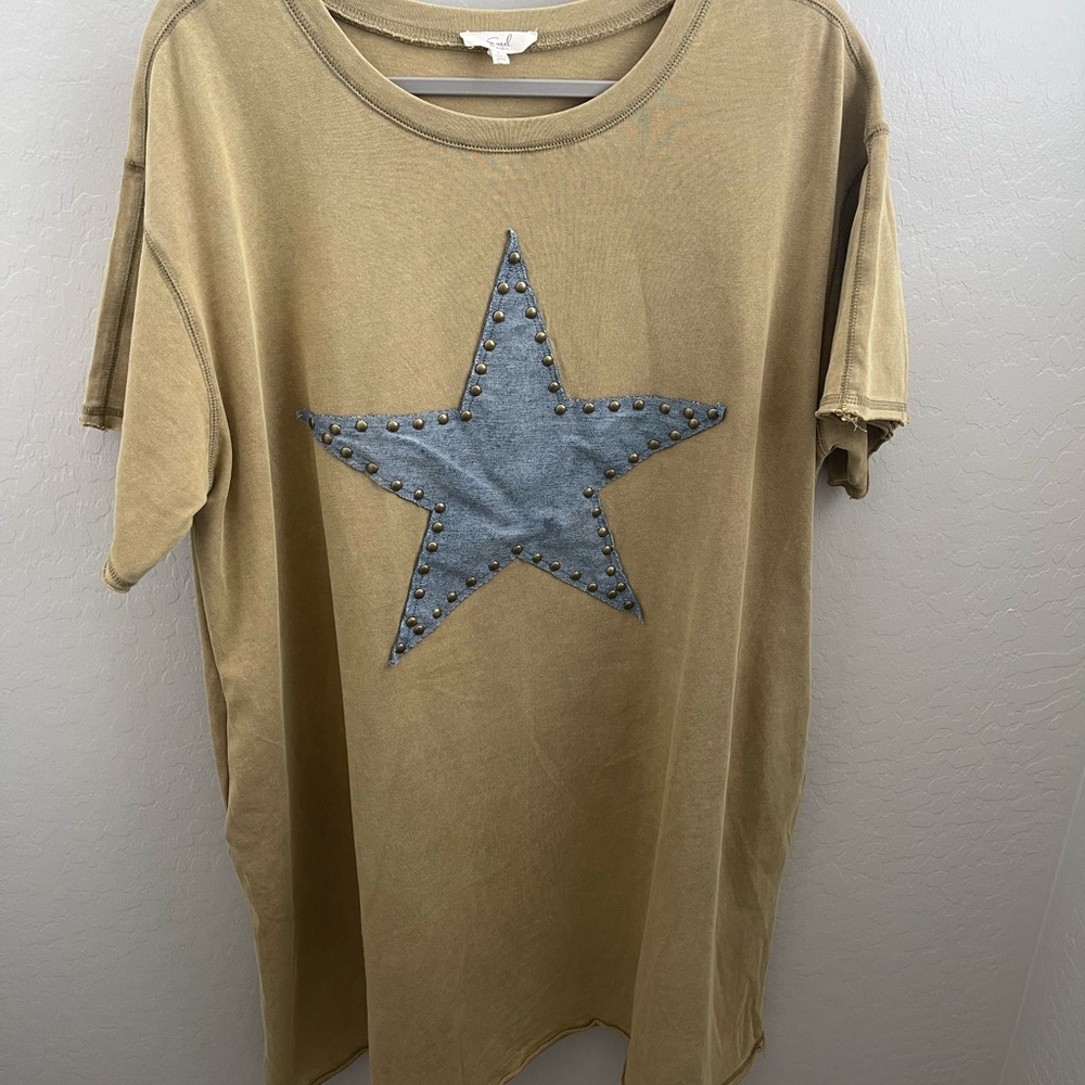 olive green T-Shirt with Blue Star Design